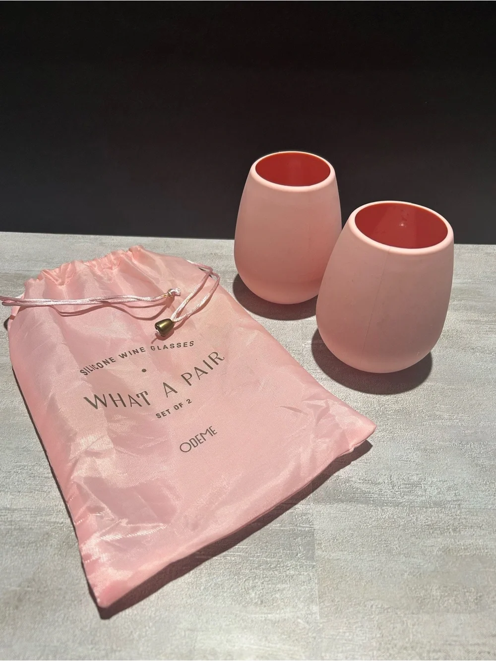 Odeme Pink Silicone Stemless Wine Glasses with Matching Pouch